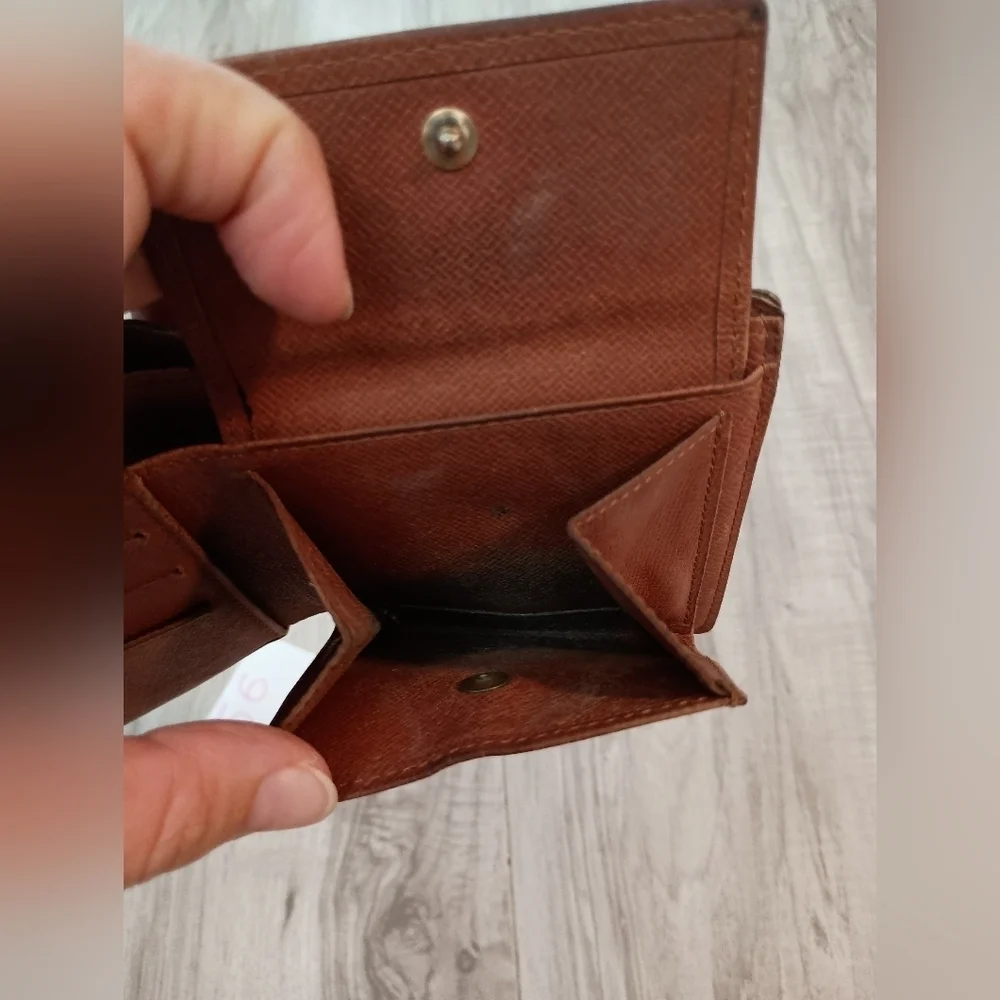 LOUIS VUITTON Porte Billets Cartes Credit Monnet Monogram wallet